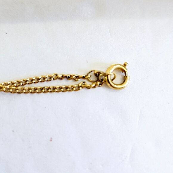 Vintage Mid Century Gold Tone Textured Flower Rose Wreath Pendant Chain Necklace - Picture 9 of 9